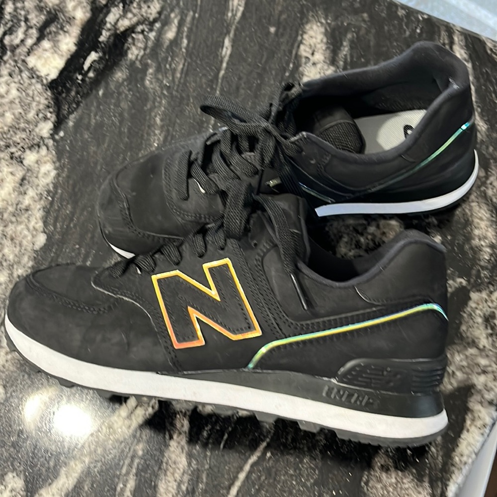 New balance tennis shoes hardly worn